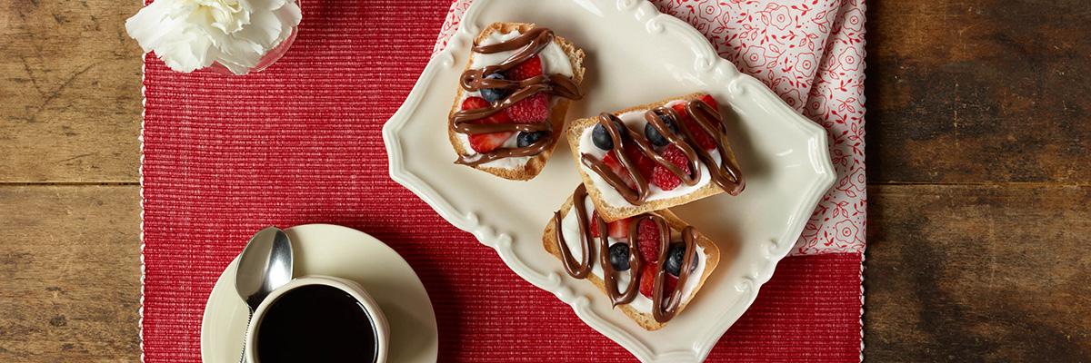 Breakfast crostini with yogurt visual