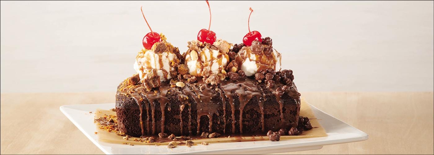 Mississippi mud hot fudge sundae cake