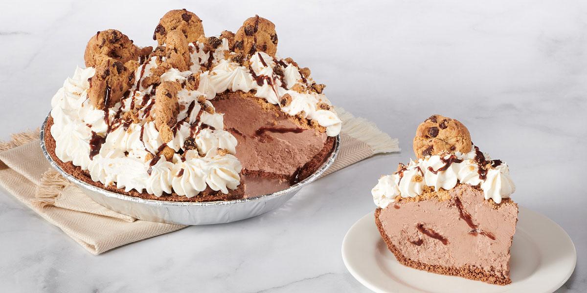 Famous Amos® Chocolate Chip Cookie Ice Cream Pie