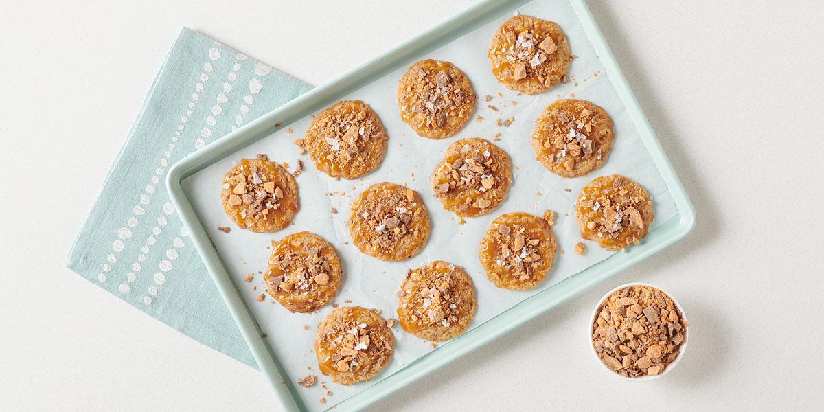 Sea Salt Caramel Shortbread Crisps made with Butterfinger